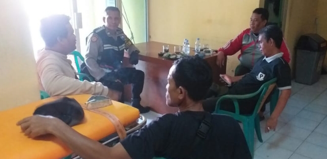 Bhabinkamtibmas Desa Batugbug Patroli Sapa Warga, Sosialisasikan Pilkades Digital ‎