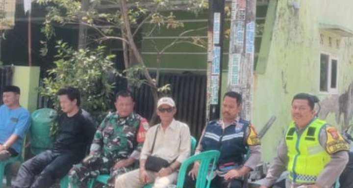 Bhabinkamtibmas dan Babinsa jatisari Sampaikan Himbauan Waspada TPPO kepada Warga Desa Binaan
