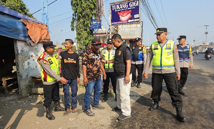 Personel Gabungan Polsek Klari Gencarkan Antisipasi Pungli dan Premanisme