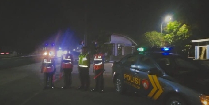 Polsek Klari Lakukan Patroli Blue Light Malam di UPPKB Balonggandu