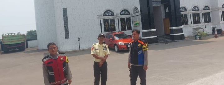 Polsek Telukjambe Barat Laksanakan Sambang Kamtibmas kepada Security Masjid Ataubah