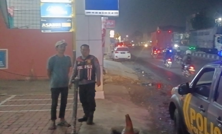 Patroli Malam Polsek Klari Sambangi Bank BJB Desa Duren