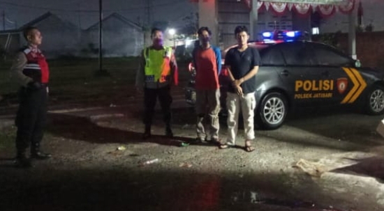 Personil Polsek Jatisari Lakukan Patroli Malam Sasaran Perum Bumi Cikampek Baru