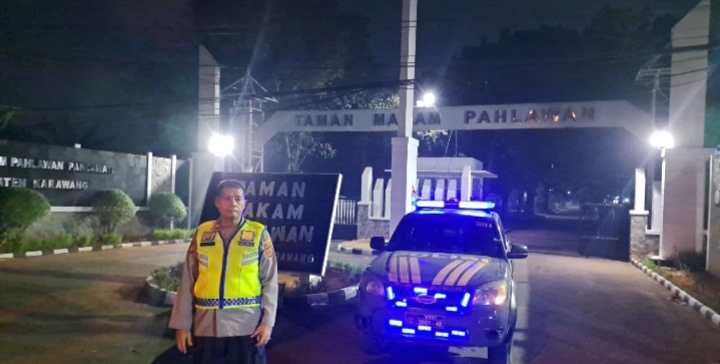 Cegah Tawuran dan Gangguan Kamtibmas Lainnya, Personil Polsek Klari Lakukan Patroli Dinihari