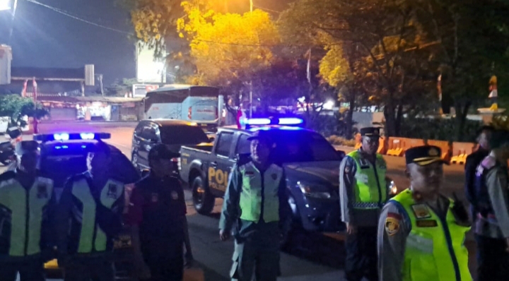 Kapolsek Klari Pimpin Patroli Skala Besar Malam Minggu, Sasar Terminal Bus Klari