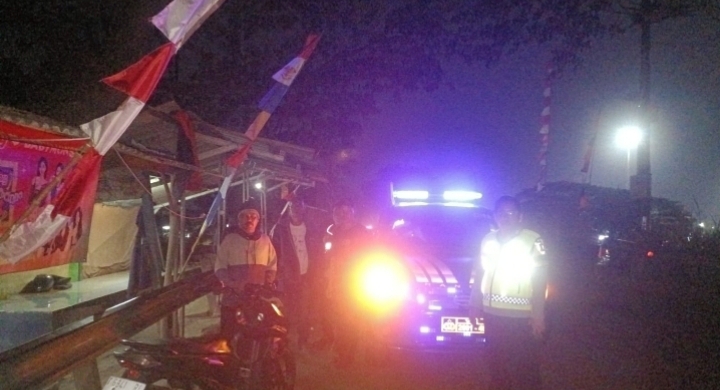 Polsek Klari Laksanakan Patroli Perintis Sapa Warga, Jaga Kondusifitas di Desa Kiarapayung