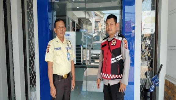 Kunjungi BRI Gempol Patroli Prekat Polsek Banyusari di Siang Hari