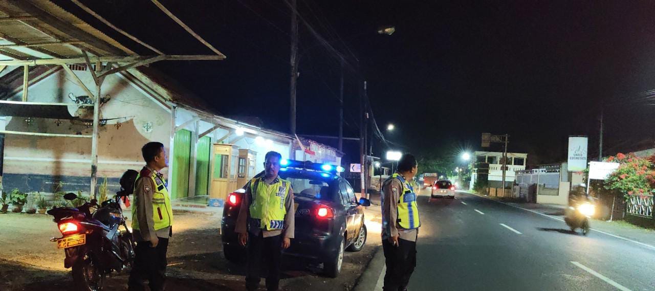 Prekat Polsek Banyusari Giat Patroli Jalan Raya Antisipasi Kejahatan
