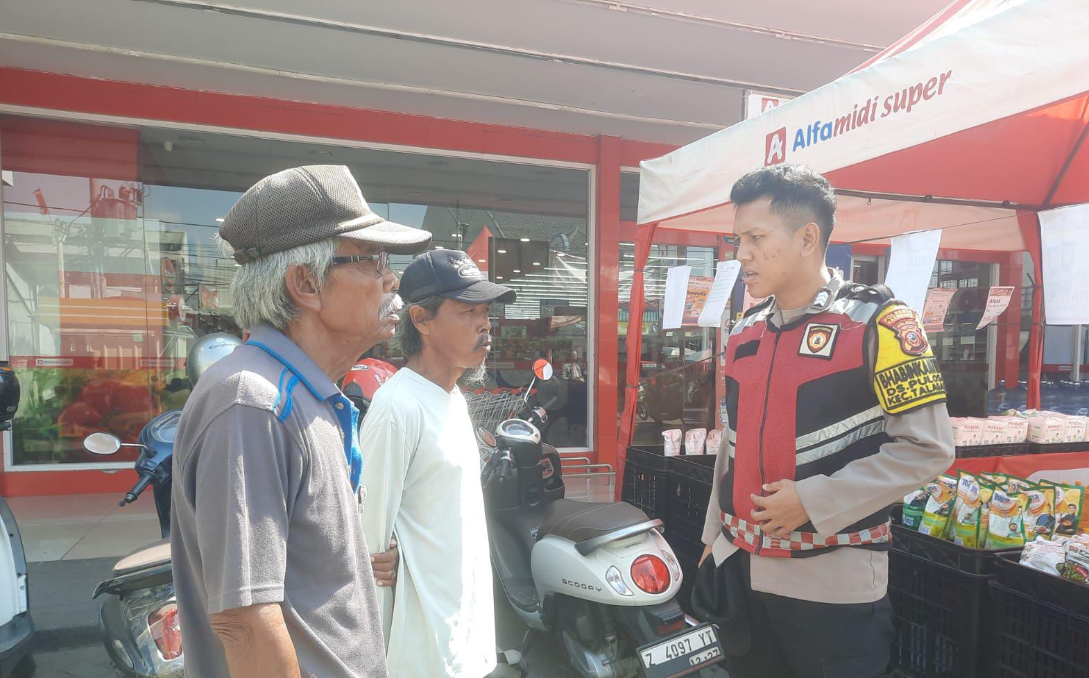Antisipasi Premanisme, Personil Polsek Telagasari Imbau Petugas Parkir Jaga Kamtibmas