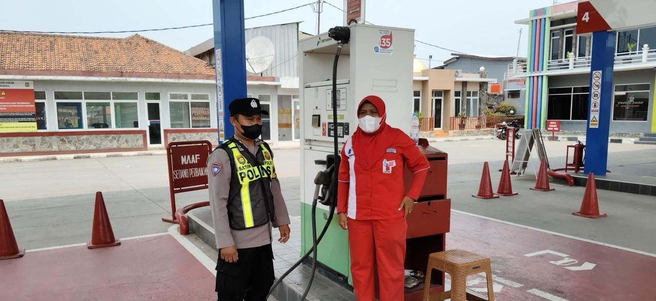 Kunjungi SPBU Gempol Patroli Prekat Polsek Banyusari di Siang Hari