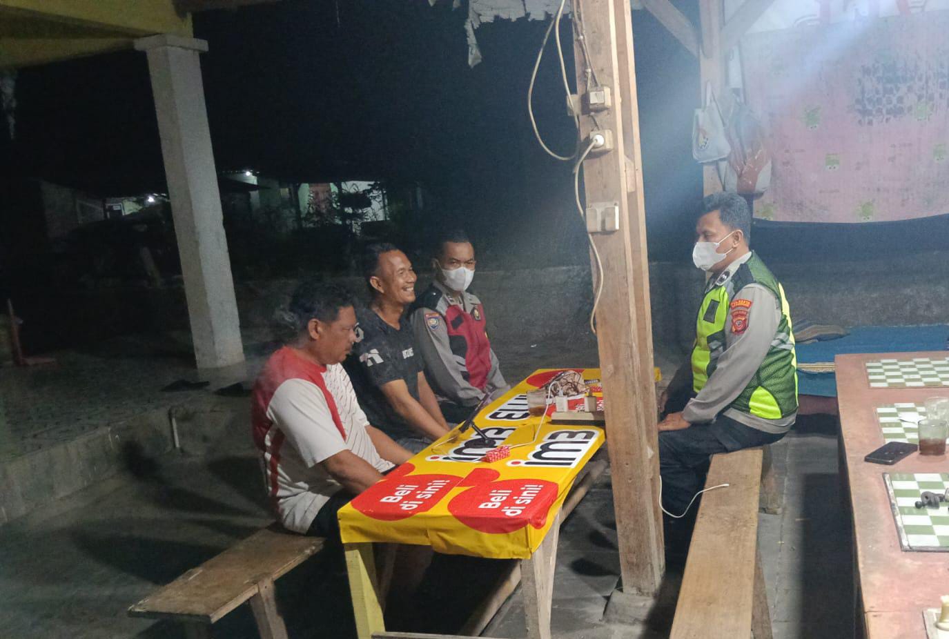 Cegah C3 di Lingkungan Masyarakat, Bhabinkamtibmas Polsek Telagasari Sebar Himbauan