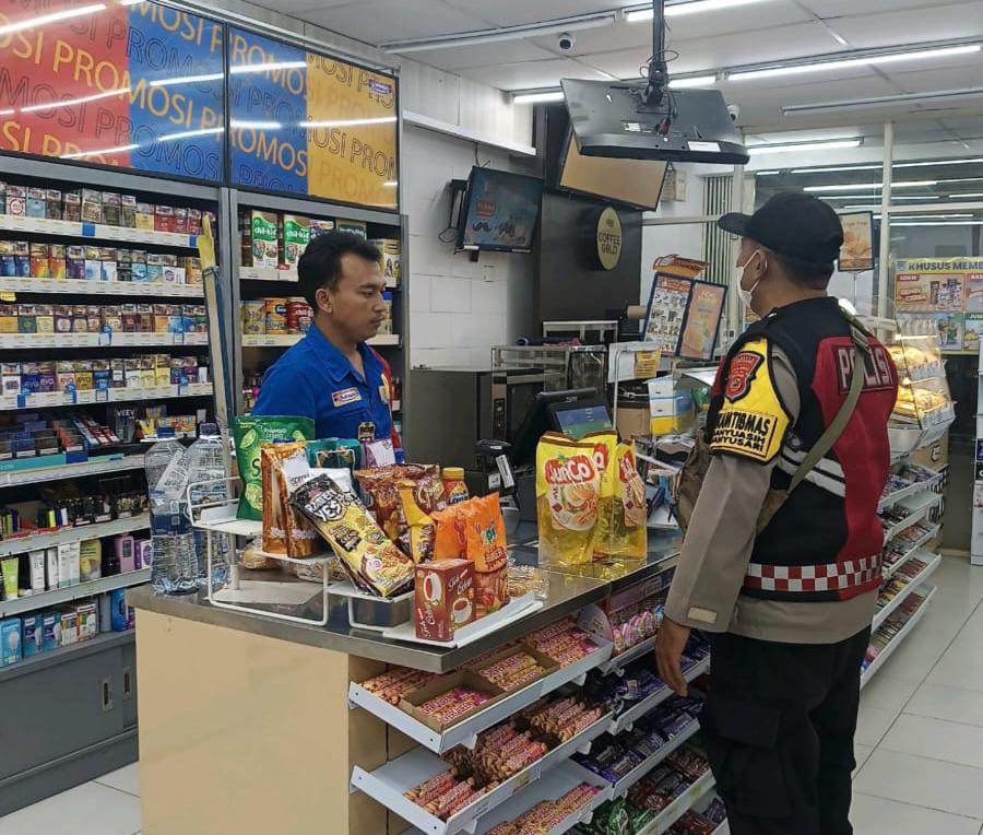 Giat Patroli Perekat Supermarket Indomaret Gempol Guna Antisipasi Kejahatan