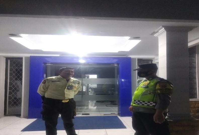Kunjungi BRI Gempol Patroli Prekat Polsek Banyusari di Siang Hari