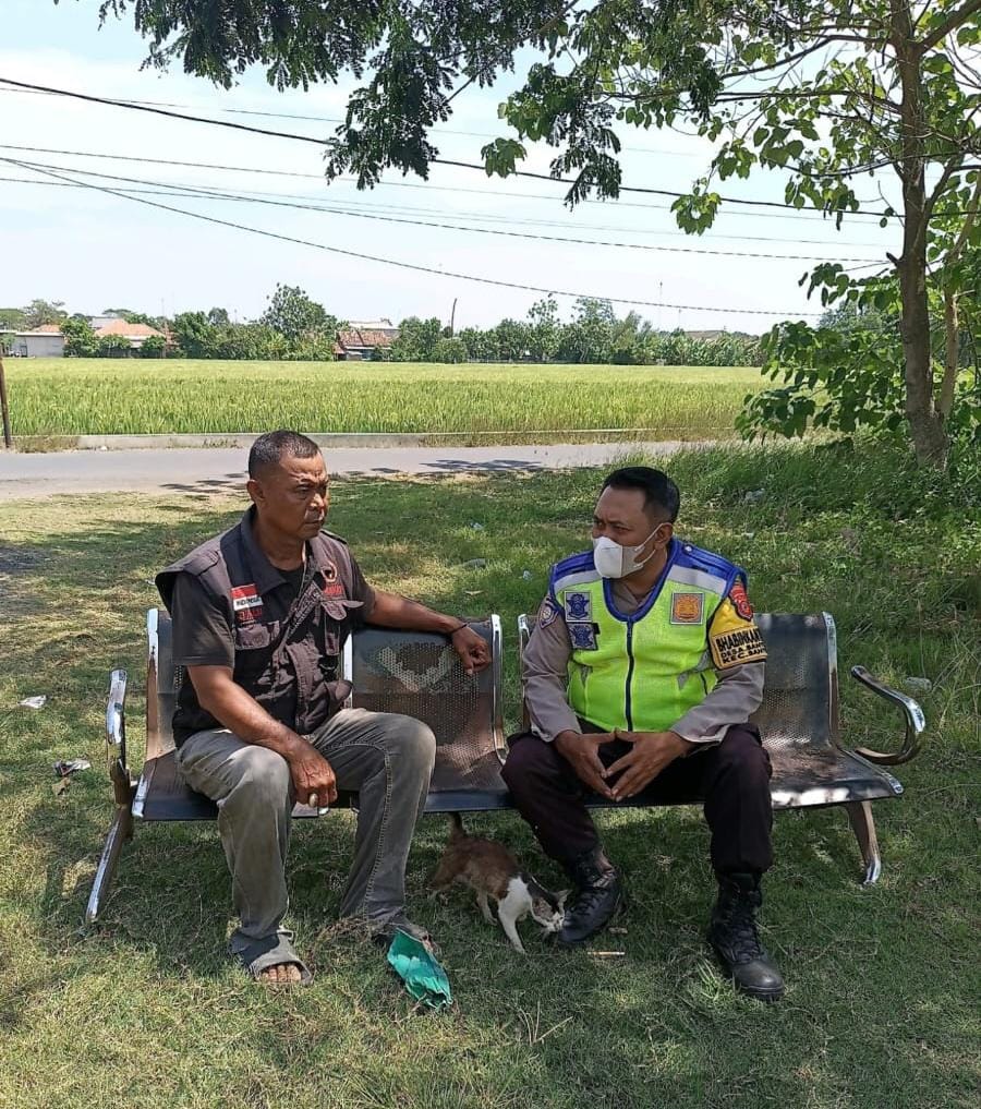 Prekat Polsek Banyusari Sosialisasikan Bahaya TPPO