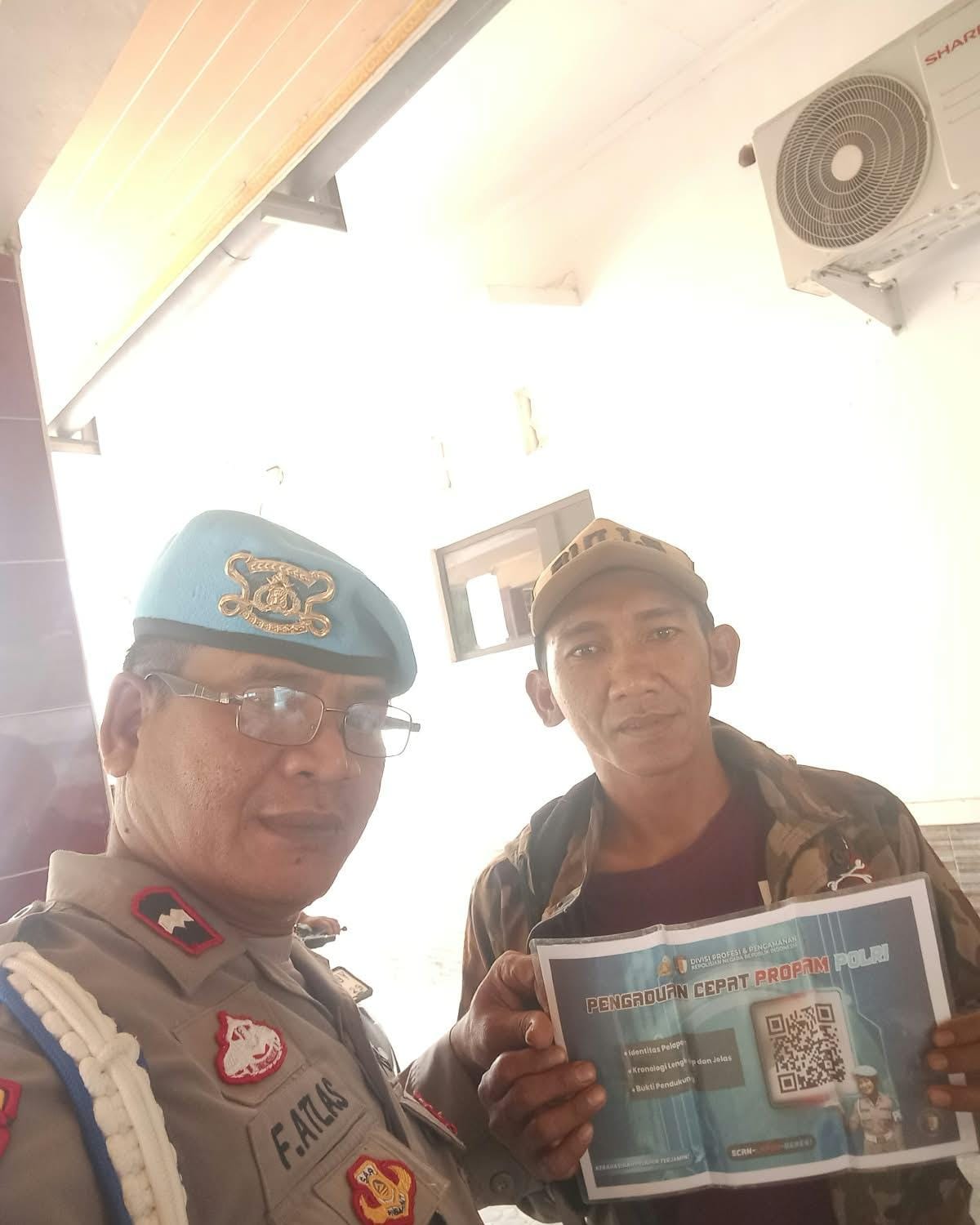 Polsek Banyusari Melaksanakan Giat Sosialisasi QR Barcode ke Masyarakat Pengaduan ke Divisi Propam Polri Bidpropam Polda Jabar
