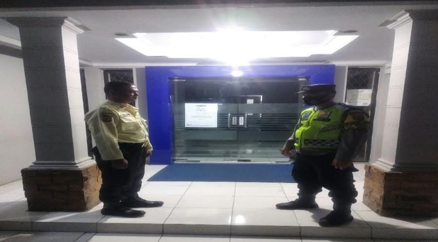 Kunjungi BRI Gempol Patroli Prekat Polsek Banyusari di Malam Hari