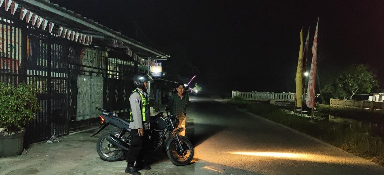 Prekat Polsek Banyusari Giat Patroli Jalan Raya Antisipasi Kejahatan