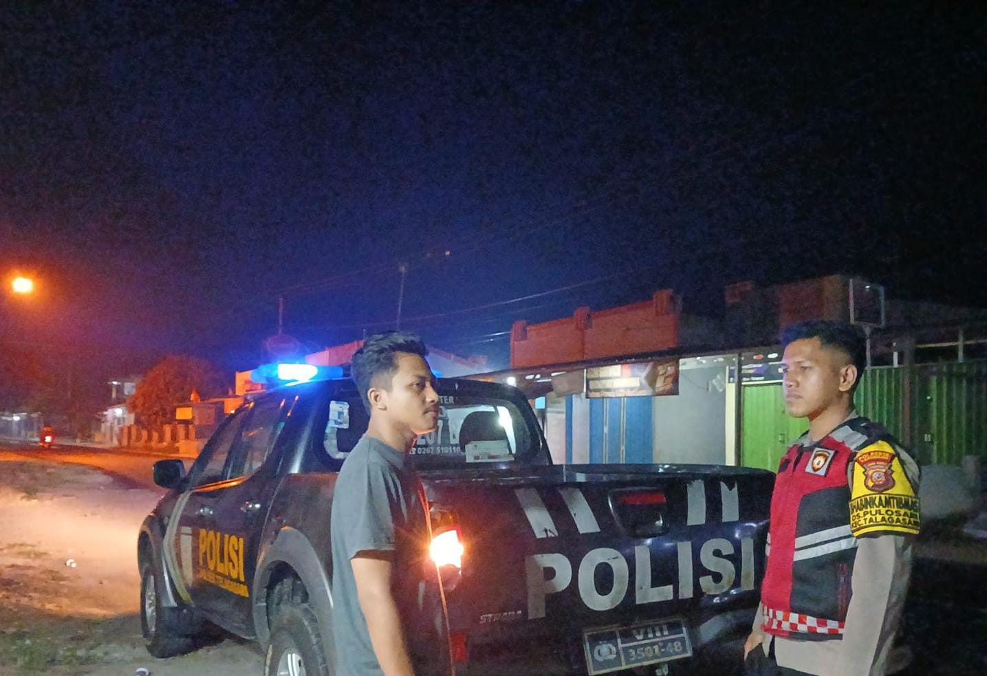 Jaga Kondusivitas Lingkungan, Bhabinkamtibmas Polsek Telagasari Gencar Lakukan Patroli Malam