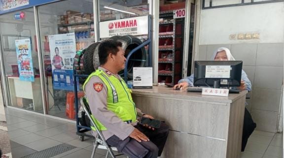 Bhabinkamtibmas Polsek Telagasari Sebar Himbauan Cegah Gukamtibmas