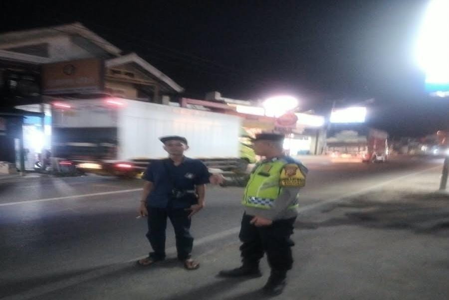 Prekat Polsek Banyusari Giat Patroli Jalan Raya Antisipasi Kejahatan
