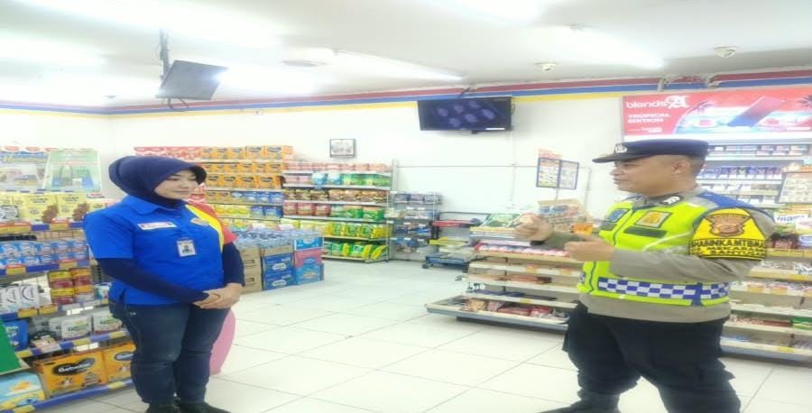 Giat Patroli Perekat Supermarket Indomaret Gempol Guna Antisipasi Kejahatan