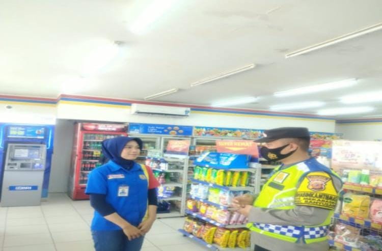 Giat Patroli Perekat Supermarket Indomaret Gempol Guna Antisipasi Kejahatan