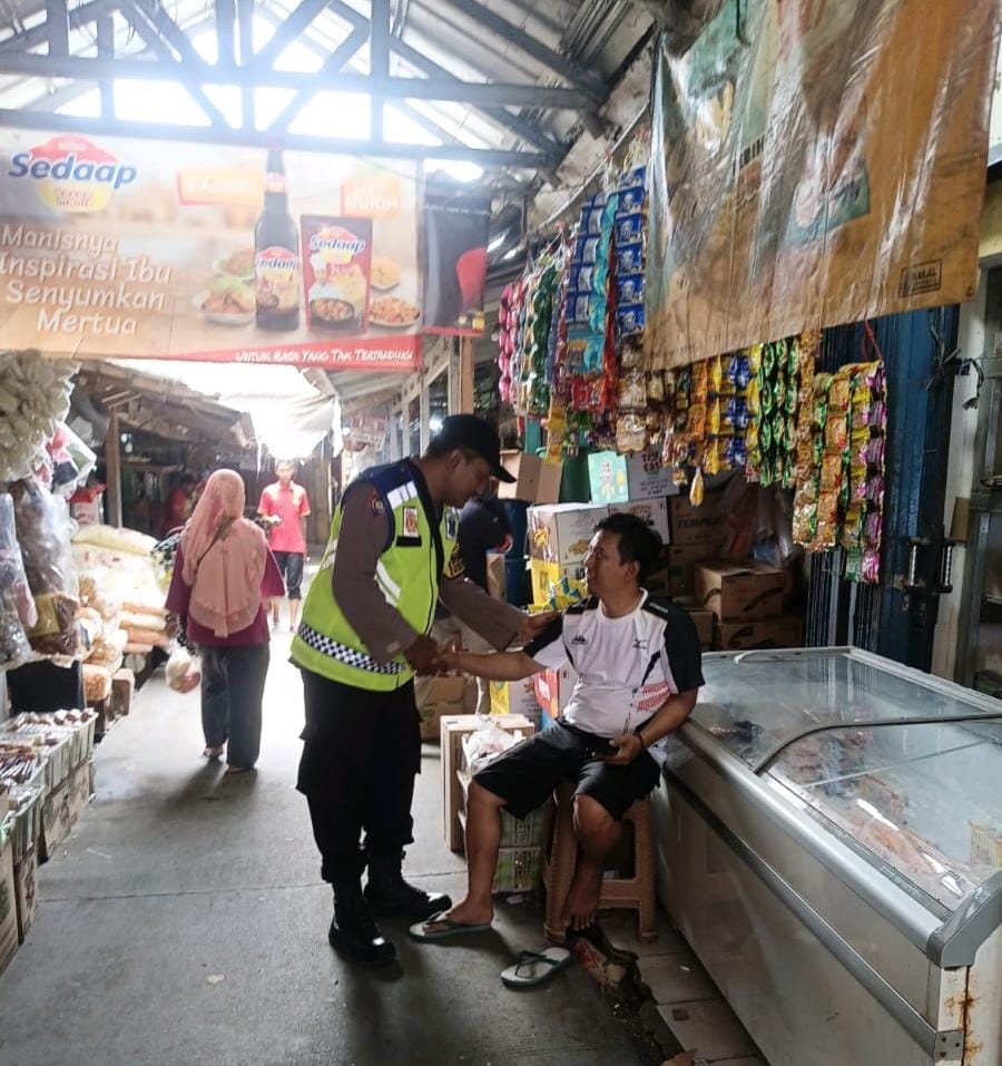 Prekat Polsek Banyusari Sosialisasikan Bahaya TPPO