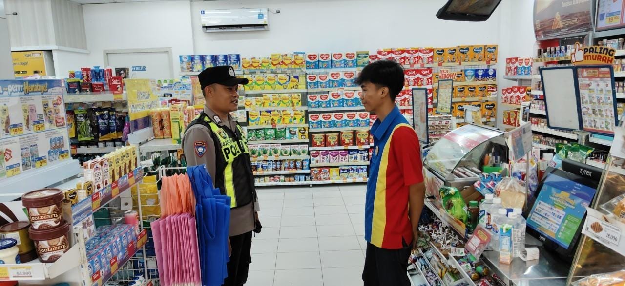 Giat Patroli Perekat Supermarket Indomaret Gempol Guna Antisipasi Kejahatan