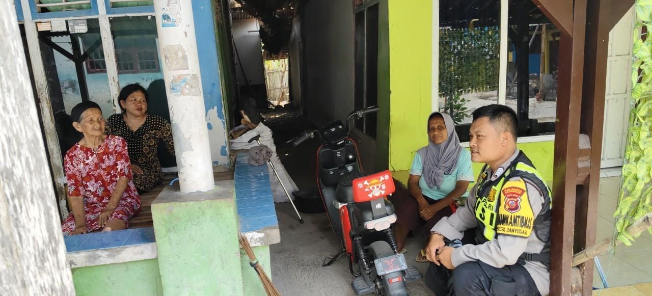Prekat Polsek Banyusari Sosialisasikan Bahaya TPPO