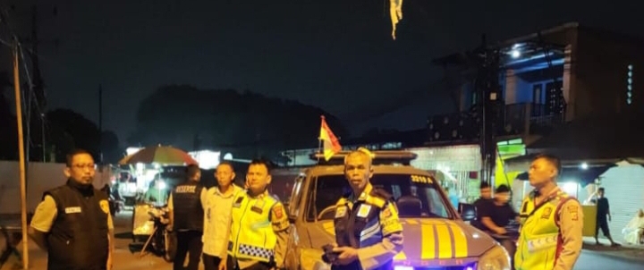 Polsek Klari Laksanakan Patroli Perintis Sapa Warga, Jaga Kondusifitas di Wilayah Polsek Klari