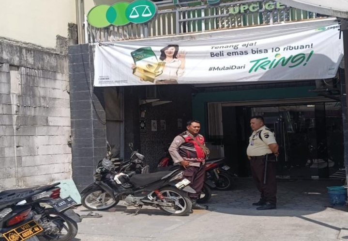 Kunjungi Pegadaian Gempol Patroli Prekat Polsek Banyusari di Siang Hari
