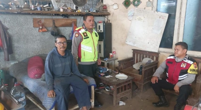 Waspada TPPO, Polsek Telukjambe Barat Himbau Warga Saat ke Dusun Batutulis