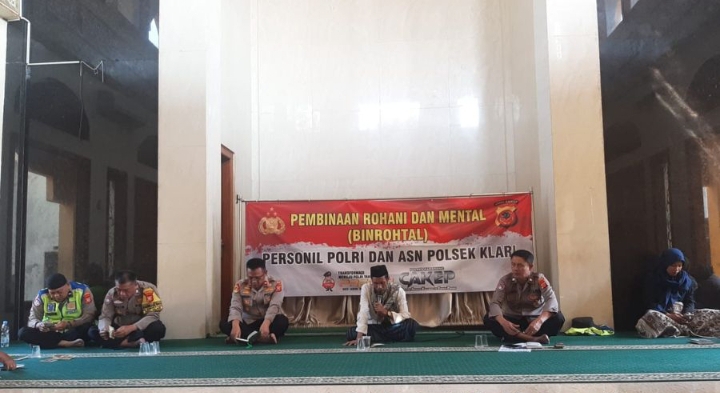 Polsek Klari Gelar Binrohtal, Perkuat Mental Personel untuk Layani Masyarakat