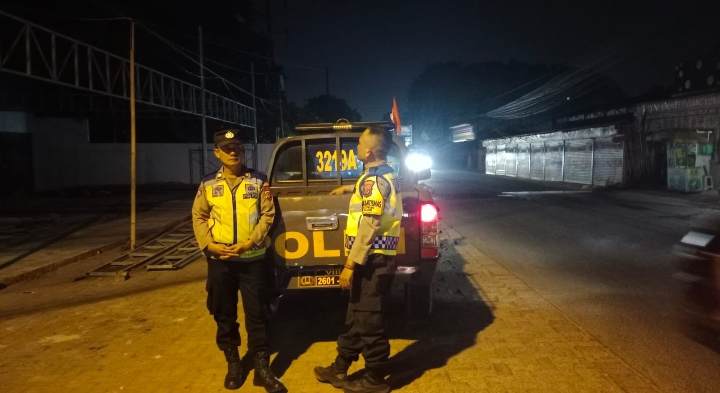 Personel Piket Patroli Samapta Polsek Klari Lakukan Patroli Antisipasi Tawuran dan 3C Pada Malam Hari