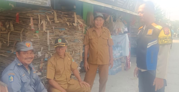 Bhabinkamtibmas Polsek Jatisari Silaturahmi Kamtibmas, Imbau Aparat Desa Mekarsari Jaga Kondusivitas