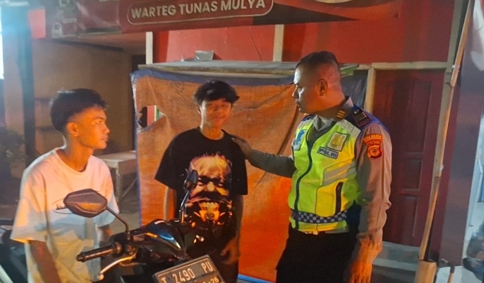 Patroli Dini Hari, Polsek Klari Amankan Sejumlah Remaja yang Masih Berkeliaran