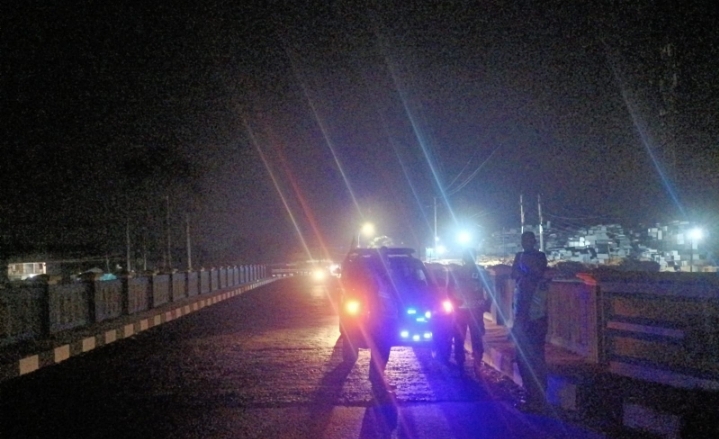 Amankan Perbatasan, Polsek Klari Lakukan Patroli Strong Point