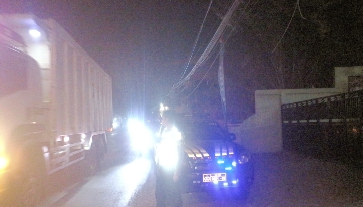 Polsek Klari Pastikan Jalan Kosambi Curug Aman dan Kondusif, Laksanakan Patroli KRYD Malam