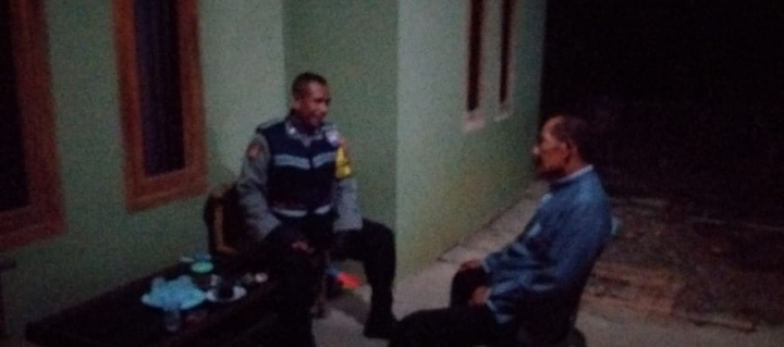 Bhabinkamtibmas Polsek Jatisari Sampaikan Pesan Kamtibmas kepada Warga Desa Barugbug