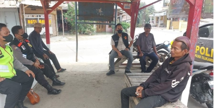 Ingatkan Dampak TPPO, Polsek Telukjambe Barat Himbau Warga Dusun Kaligandu