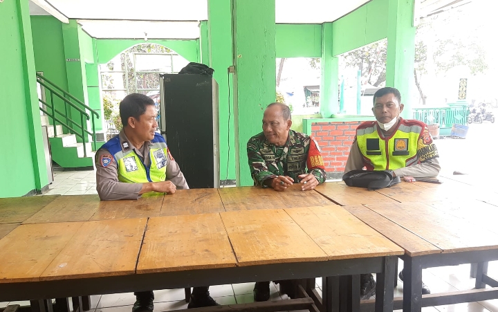 Perkuat Sinergitas Antara TNI dan Polri, Polsek Klari Silaturahmi Kamtibmas Sambangi Mako Koramil