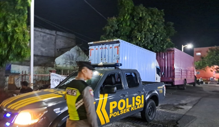 Polsek Klari Laksanakan KRYD di Area SPBU Desa Duren