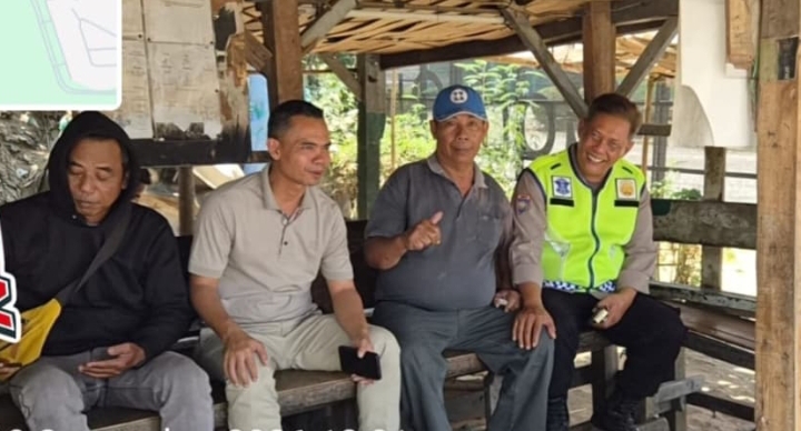 Polsek Telukjambe Barat Gencarkan Patroli Siang, Sapa Warga di Pangkalan Ojeg Badami ‎