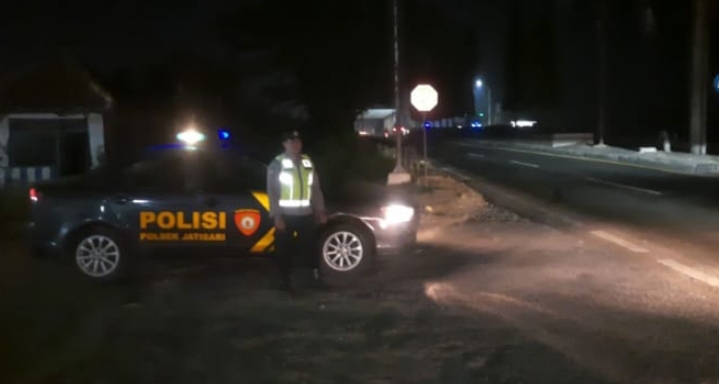 Polsek Jatisari Laksanakan KRYD Malam di Jalan Raya Pantura Gamon Cikalong