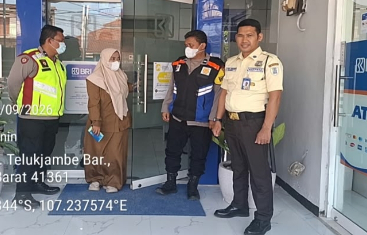 Personil Polsek Telukjambe Barat Patroli ke Bank BRI Unit Wanakerta ‎