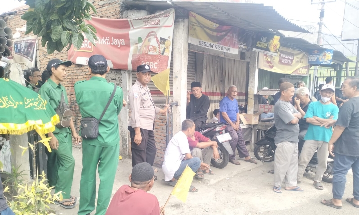 Bhabinkamtibmas Polsek Klari Takziah Warga Desa Binaan, Sebagai Bentuk Kepedulian dan Kedekatan Polri Dengan Masyarakat