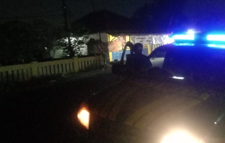 Pastikan Jembatan Belendung Kondusif, Personil Polsek Klari Lakukan Patroli Dinihari