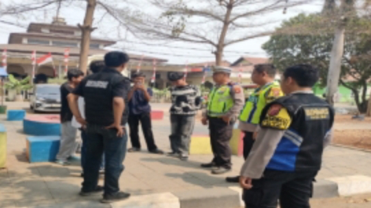 Personil Gabungan Piket Fungsi Polsek Klari Laksanakan Patroli URC Antisipasi Pungli dan Premanisme