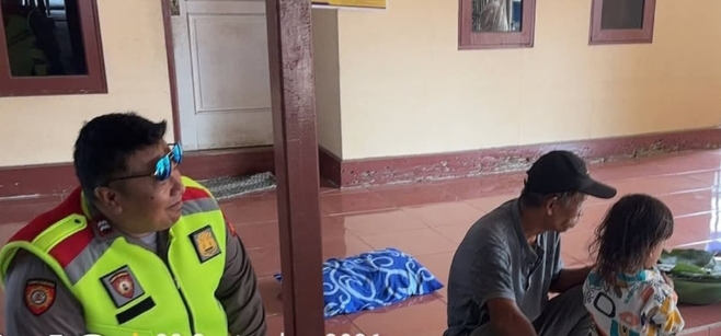 Imbauan Kamtibmas, Personel Polsek Telukjambe Barat Laksanakan Patroli KRYD Sapa Warga di Desa Wanakerta