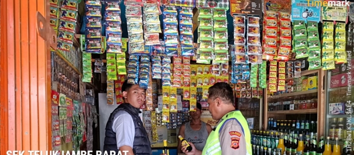 Prekat Polsek Telukjambe Barat Gelar Razia Miras Demi Ciptakan Situasi Kamtibmas Kondusif